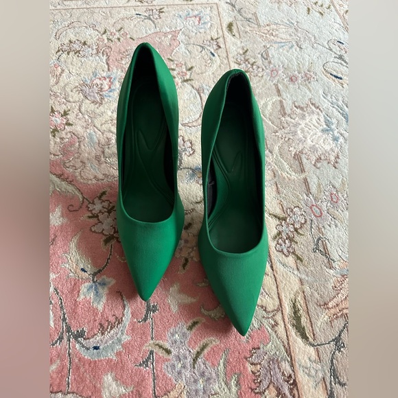 Zara Shoes - Zara Green Pointed-Toe Pumps – Size 36 – Worn Once Elegant Green Women's Shoes